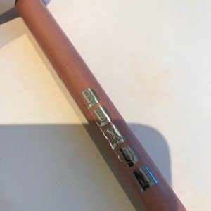 Buxom Lip Foundation